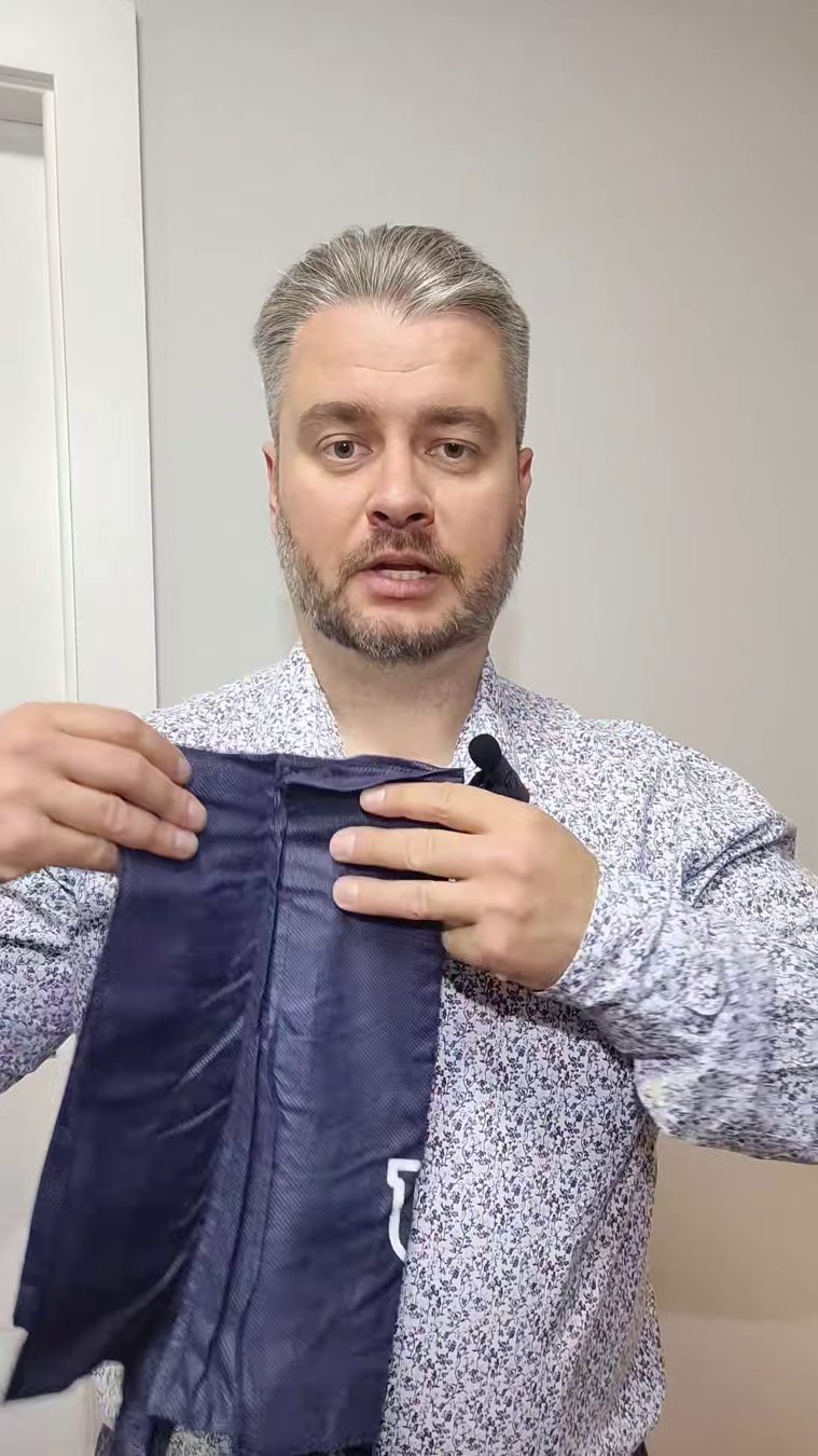 Jak zwinąć reklamówkę albo torbę, żeby nie zajmowała miejsca