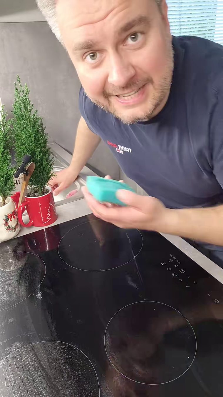 Jak wyczyścić płytę indukcyjną — krok 3